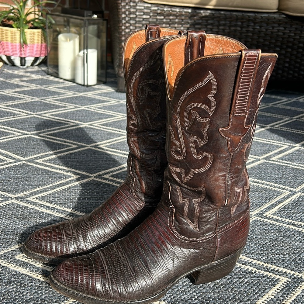 Lucchese Boots chocolate brown Lizard cowboy boots size 10 B